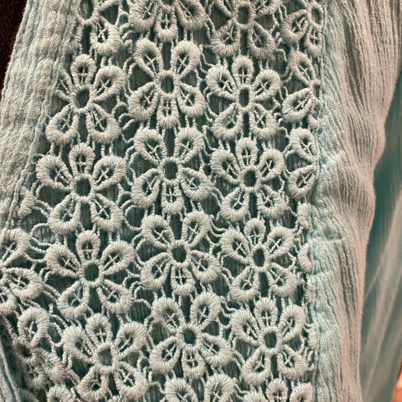 Lilly Pulitzer tunic top. Turquoise blue with embroidery - Picture 4 of 5